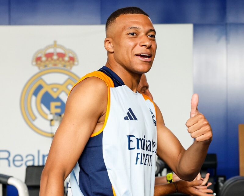 Kylian Mbappe cumple con su primer entrenamiento con el Real Madrid