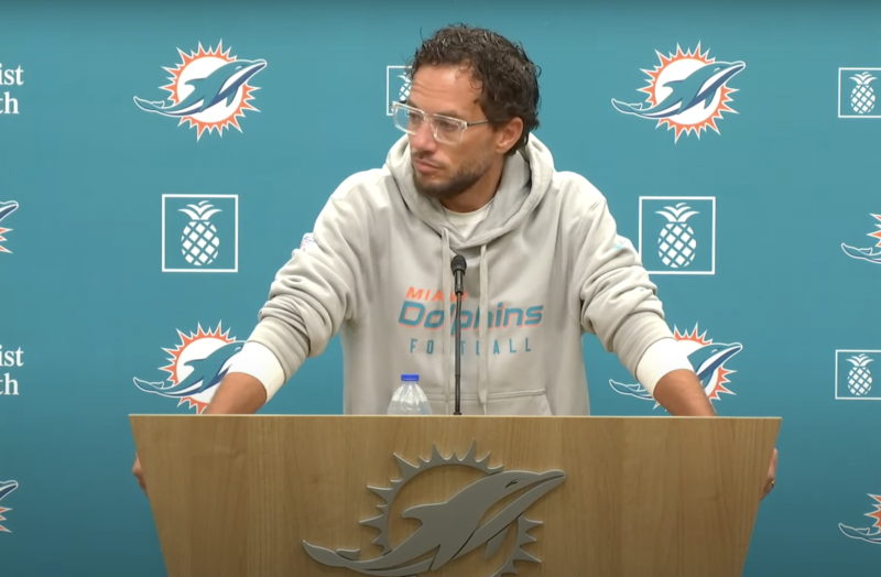 Mike McDaniel de los Miami Dolphins