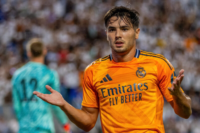 ¡Uno más! Brahim Díaz salió lesionado y el Real Madrid ya suma 5 bajas Brahim Díaz de Real Madrid celebra un gol en un partido amistoso entre Real Madrid y Chelsea, en el estadio Bank of America, en Charlotte (Estados Unidos). EFE/ Scott Kinser