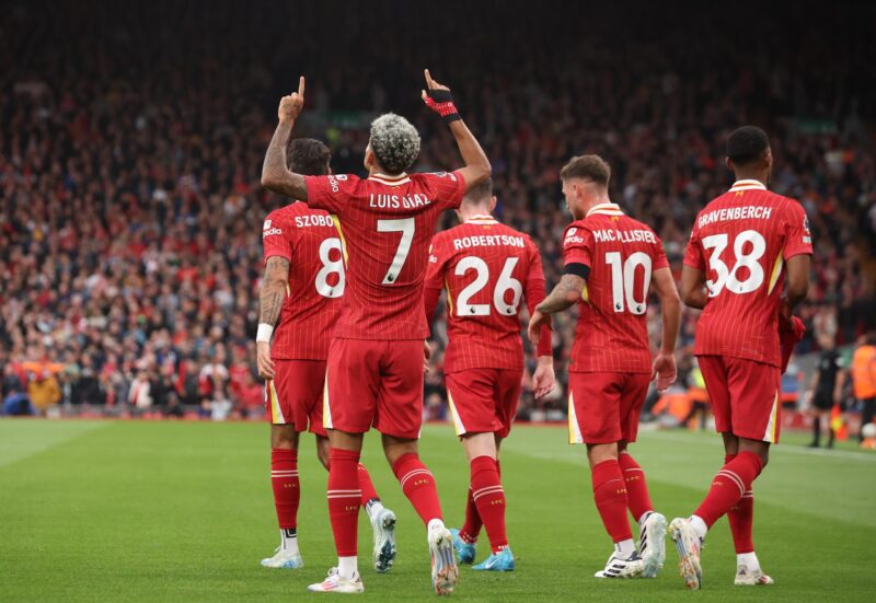 Luis Diaz celebra el primer gol del Liverpool ante el Brentford. EFE/EPA/ADAM VAUGHAN