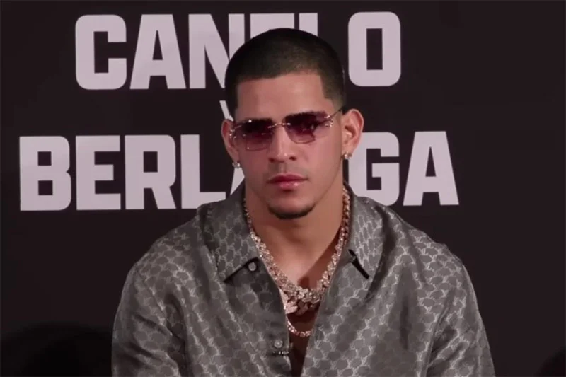 Edgar Berlanga afirma que llegó la hora de retirar a Canelo Álvarez